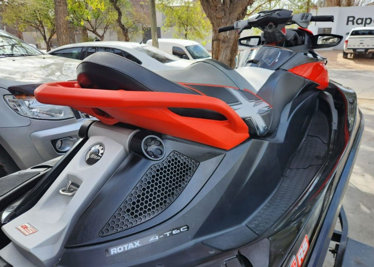 Náutica Moto de Agua Usado en Mendoza, deRuedas