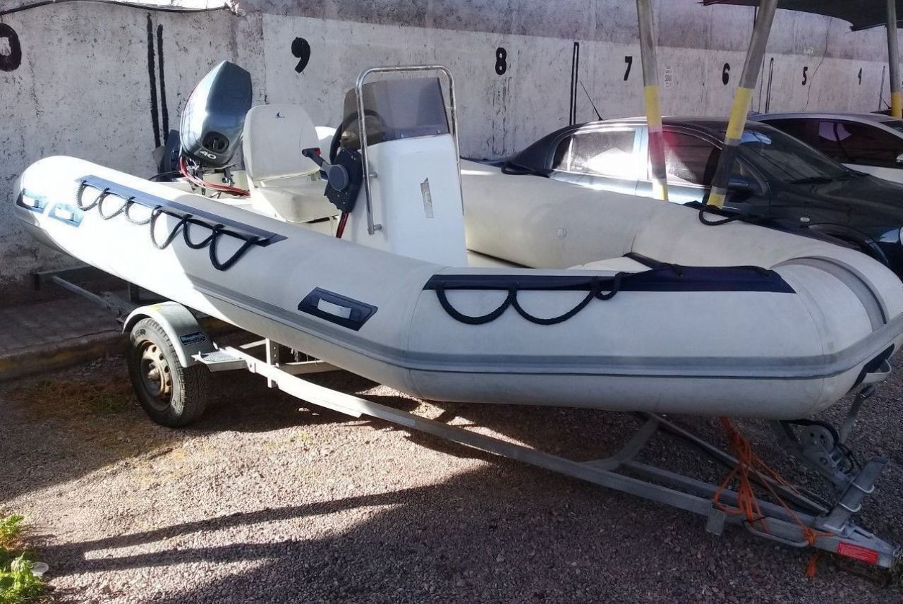 Náutica Semirrigido Usado en Mendoza, deRuedas