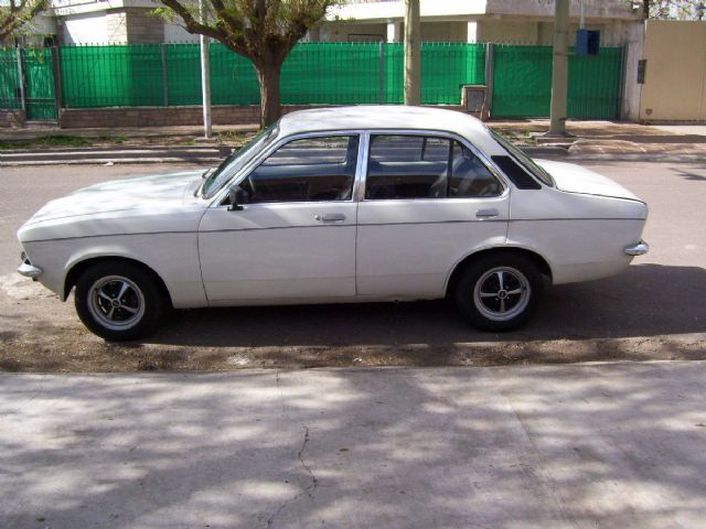 Opel K 180 Usado en Mendoza, deRuedas