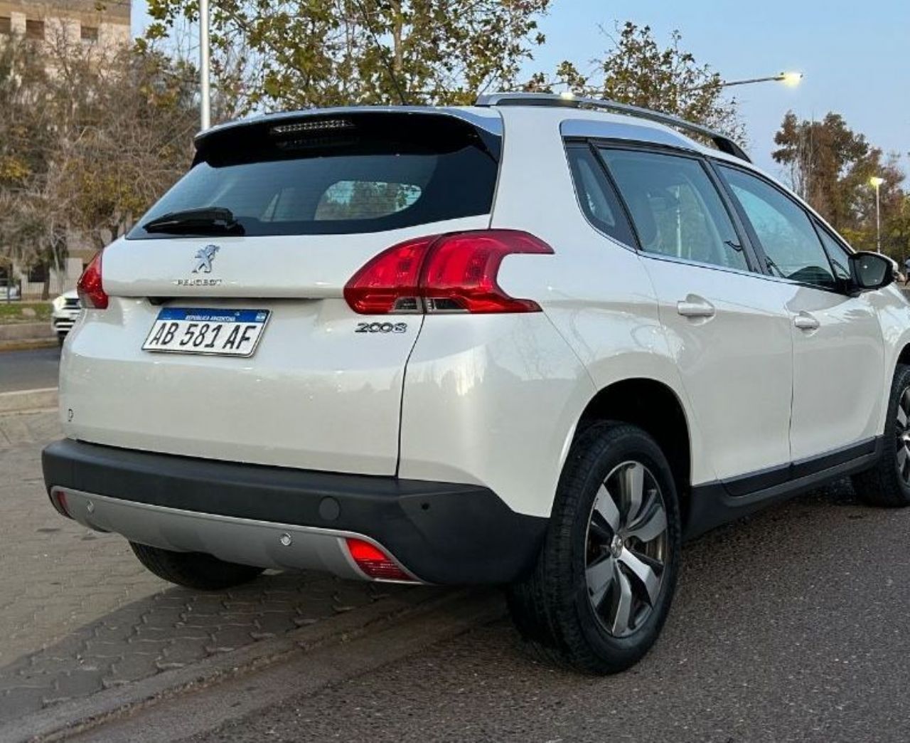 Peugeot 2008 Usado Financiado en Mendoza, deRuedas