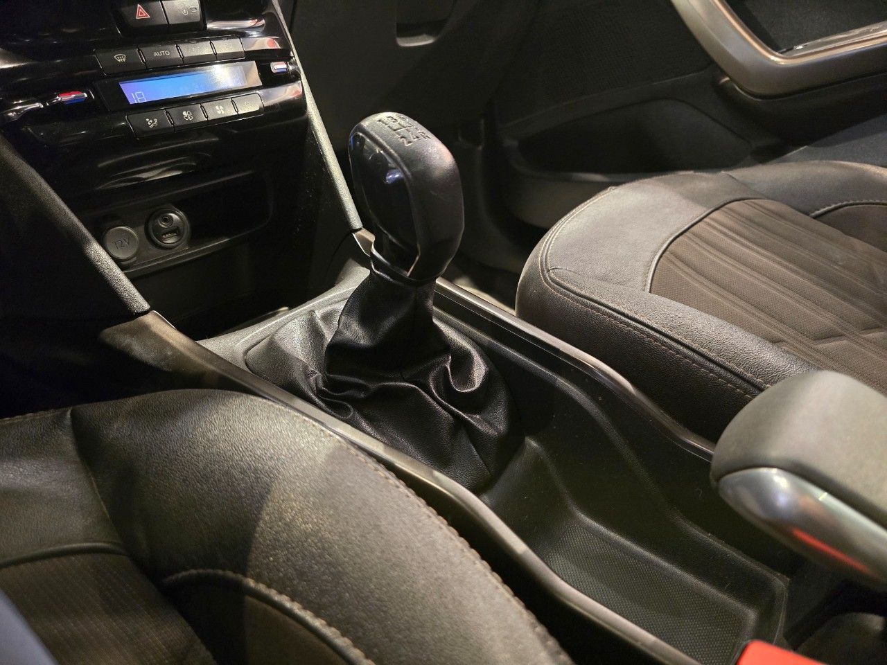 Peugeot 2008 Usado Financiado en Córdoba, deRuedas