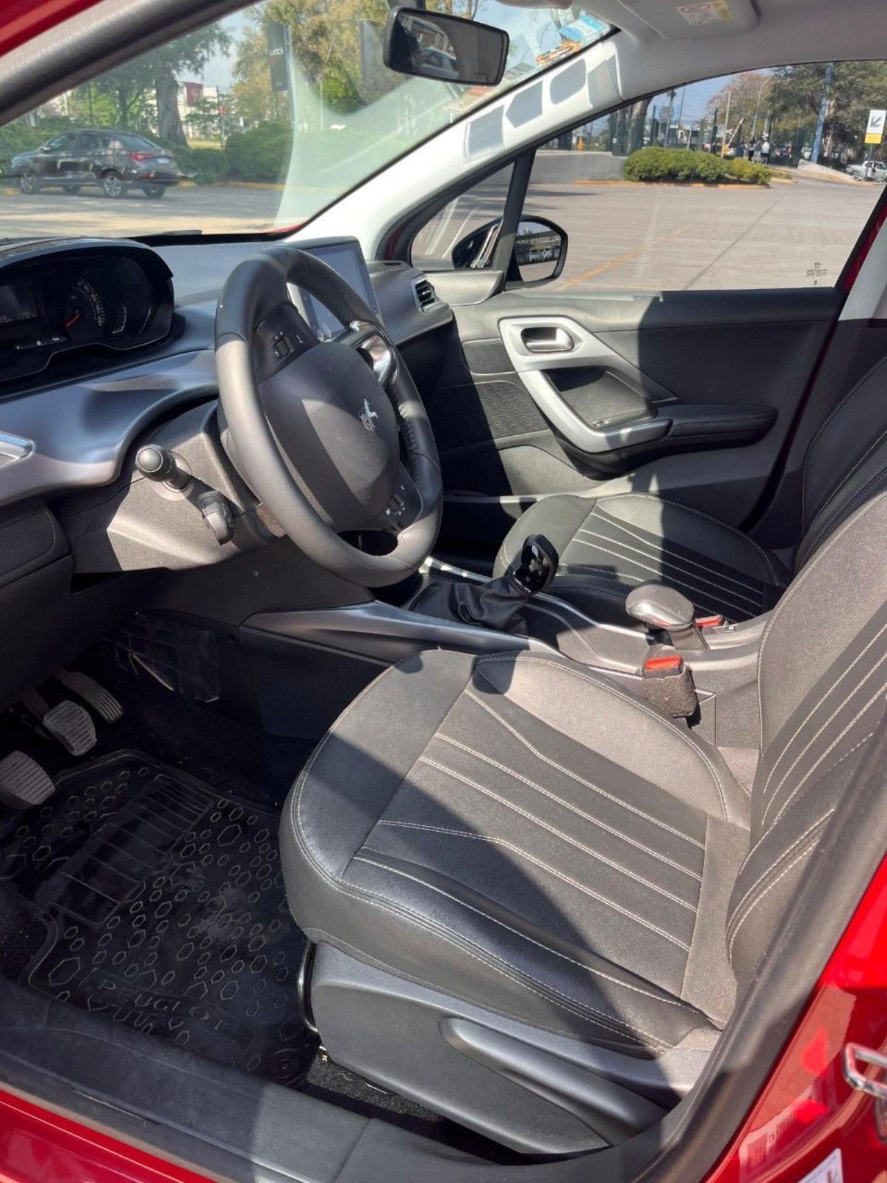 Peugeot 2008 Usado Financiado en Córdoba, deRuedas