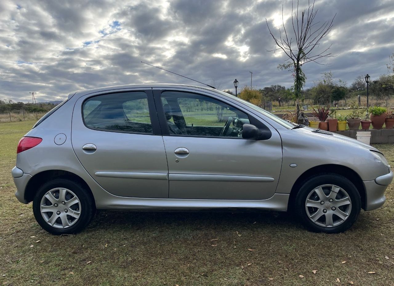 Peugeot 206 Usado en San Luis, deRuedas