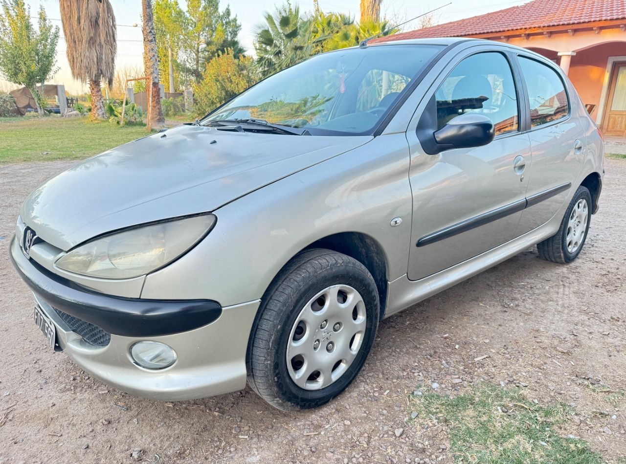 Peugeot 206 Usado Financiado en Mendoza, deRuedas