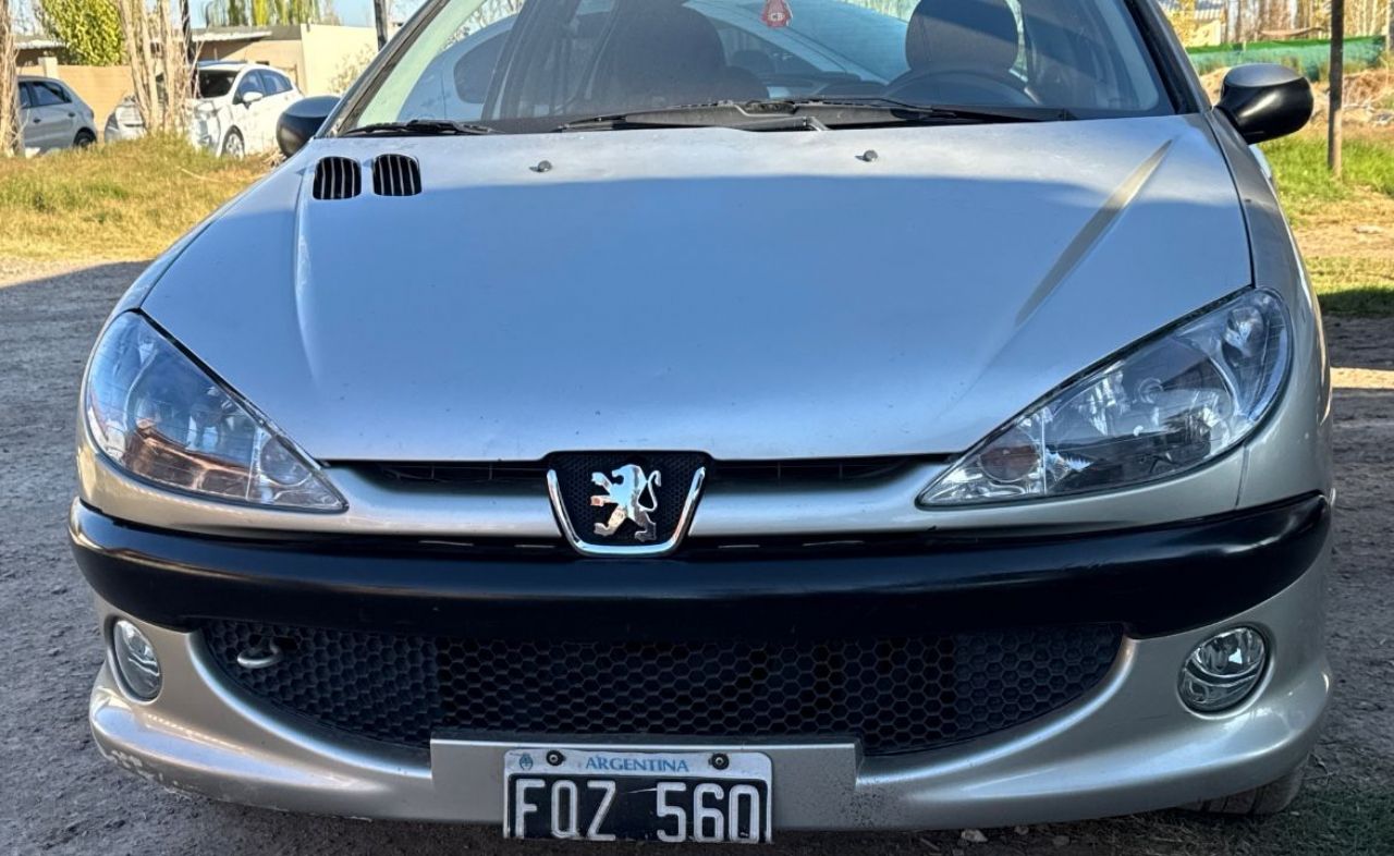Peugeot 206 Usado Financiado en Mendoza, deRuedas