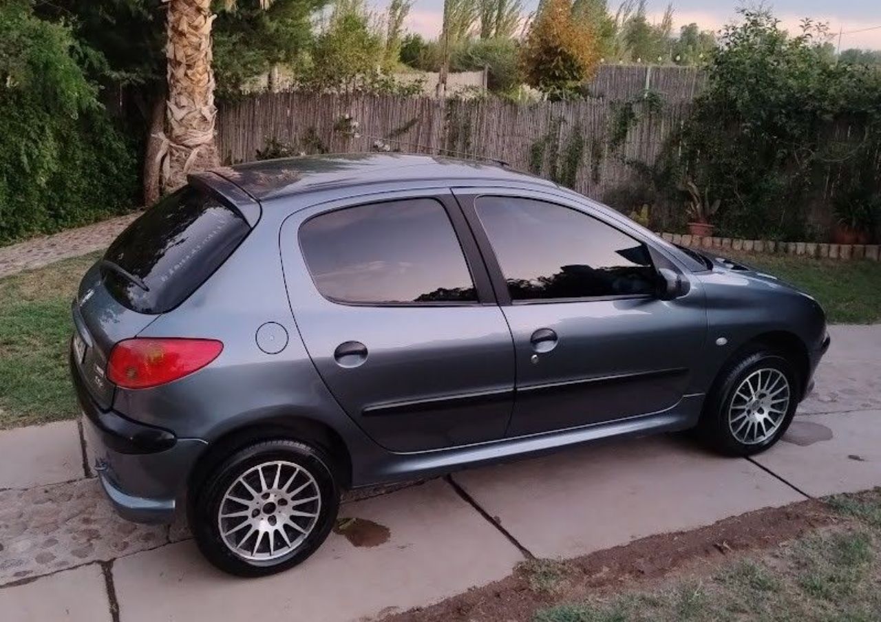 Peugeot 206 Usado en Mendoza, deRuedas