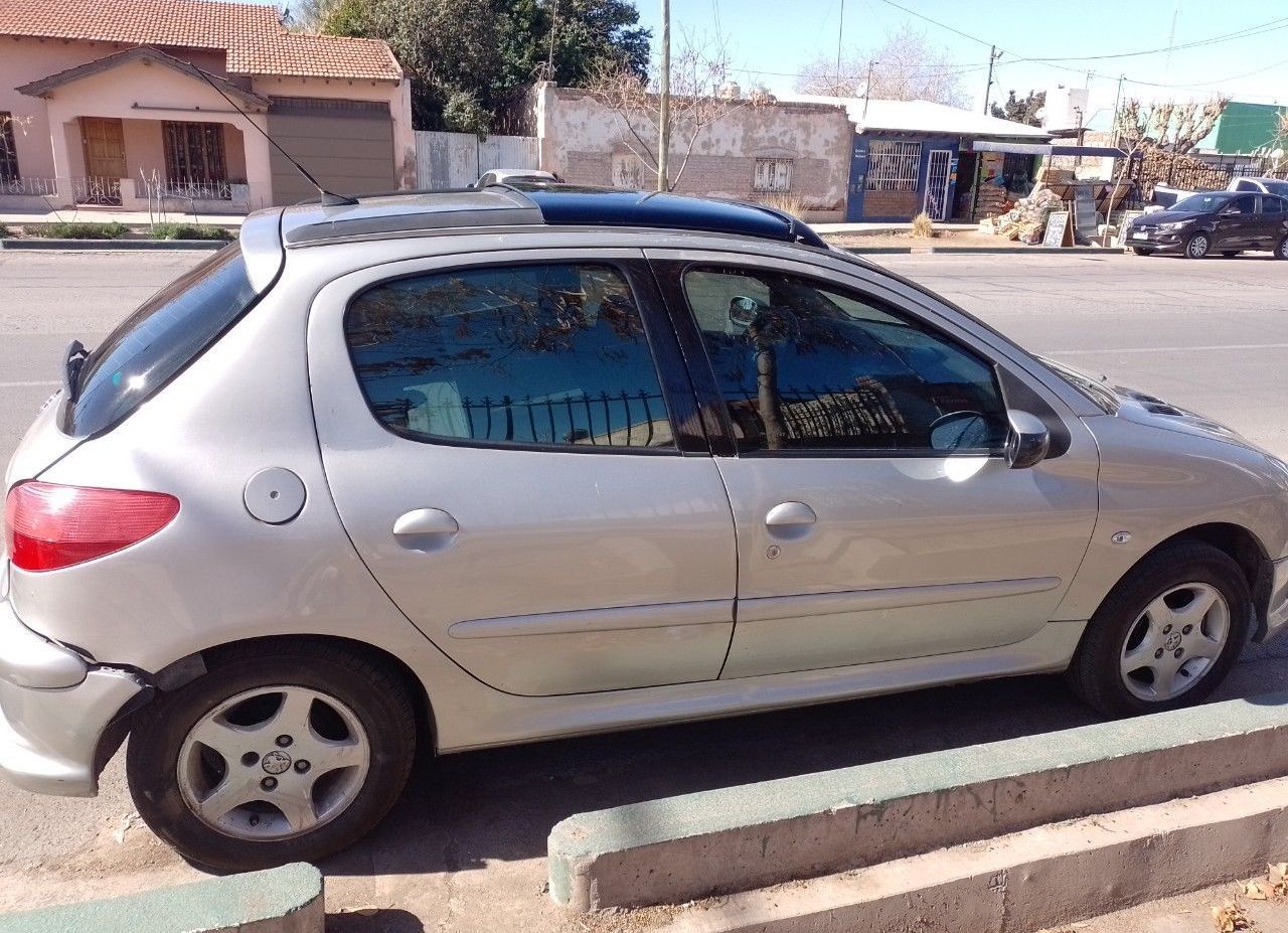 Peugeot 206 Usado en Mendoza, deRuedas