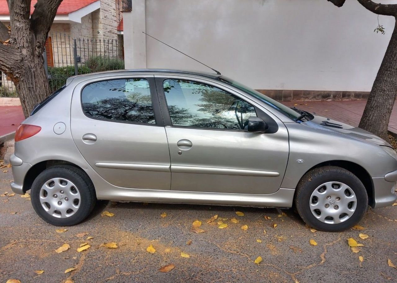 Peugeot 206 Usado en Mendoza, deRuedas