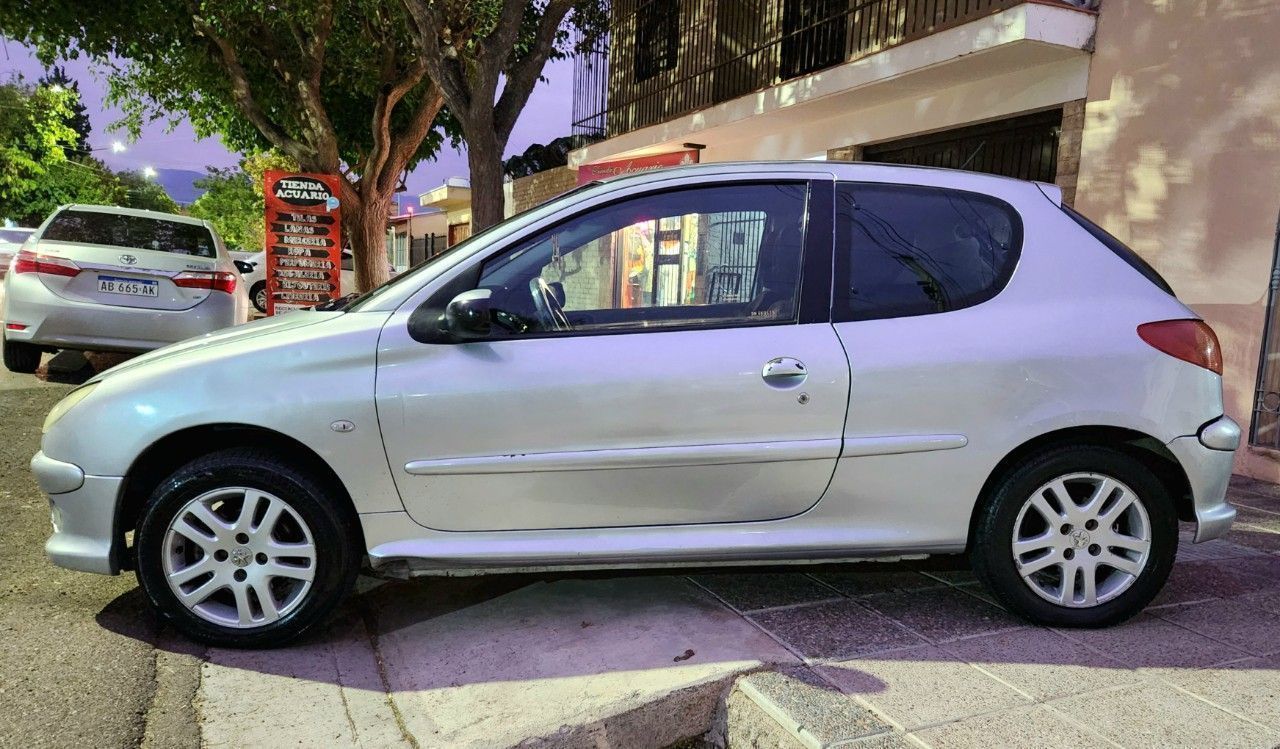 Peugeot 206 Usado en Mendoza, deRuedas