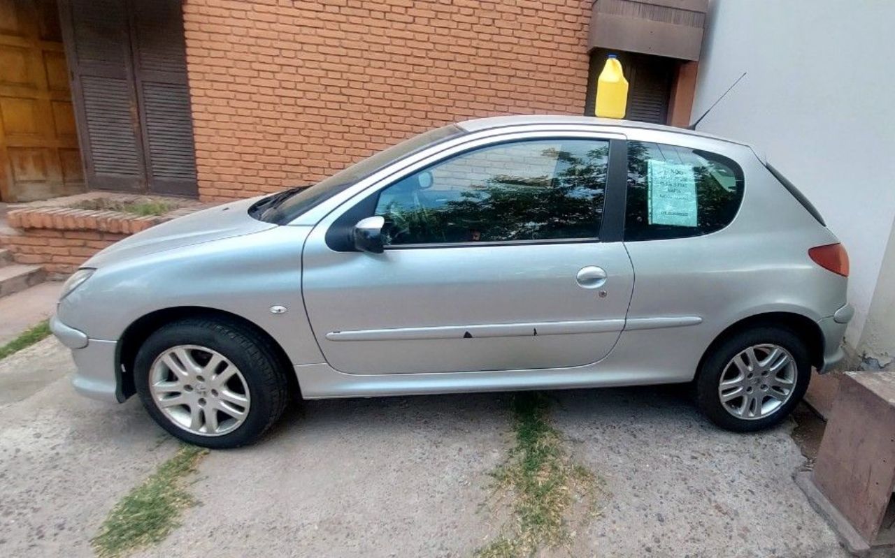 Peugeot 206 Usado en Mendoza, deRuedas