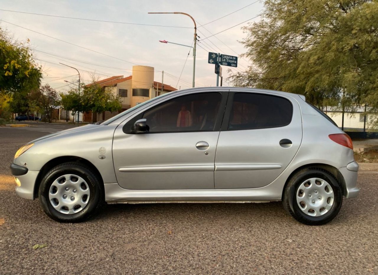 Peugeot 206 Usado en Mendoza, deRuedas