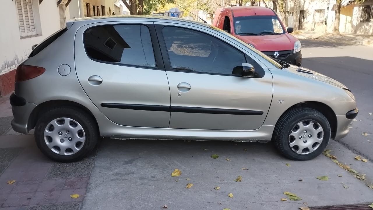 Peugeot 206 Usado en Mendoza, deRuedas