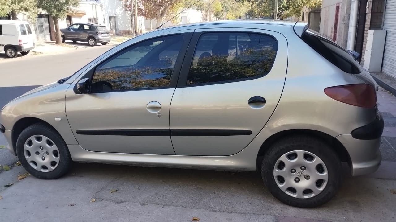 Peugeot 206 Usado en Mendoza, deRuedas