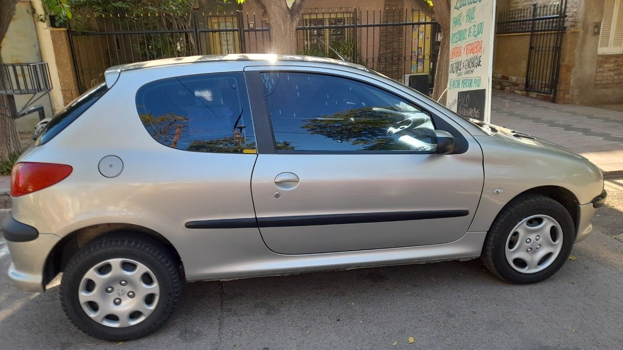 Peugeot 206 Usado en Mendoza, deRuedas
