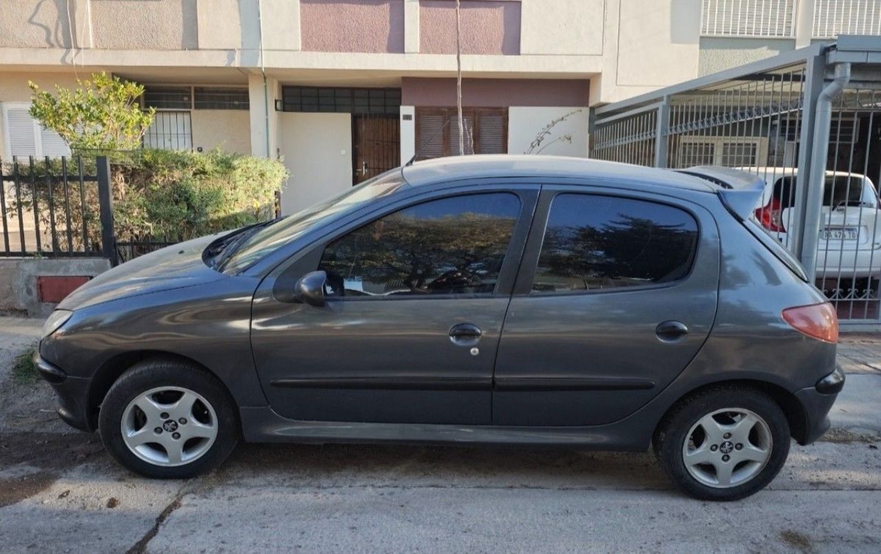 Peugeot 206 Usado en Mendoza, deRuedas