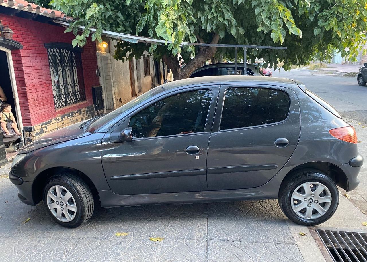 Peugeot 206 Usado en Mendoza, deRuedas