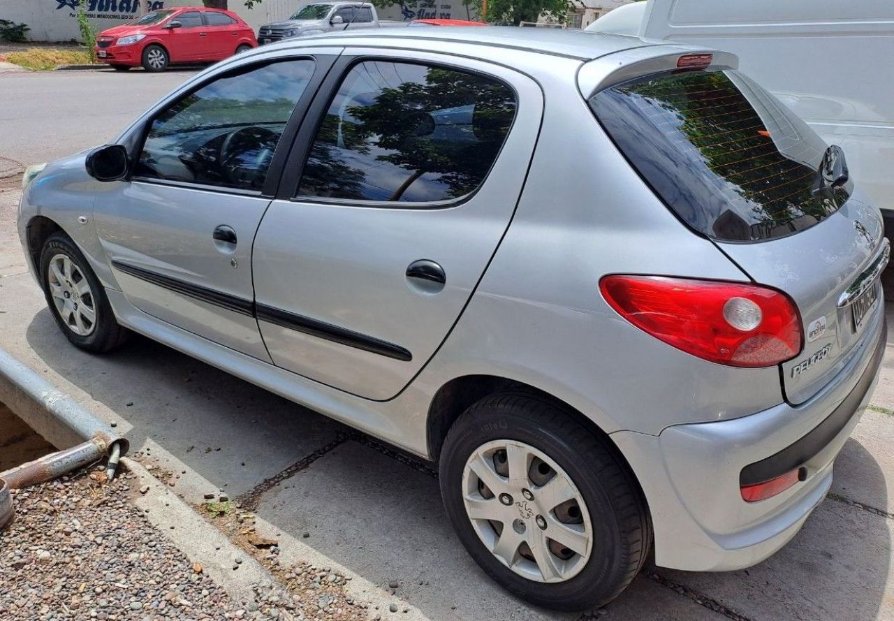 Peugeot 207 Usado Financiado en Mendoza, deRuedas