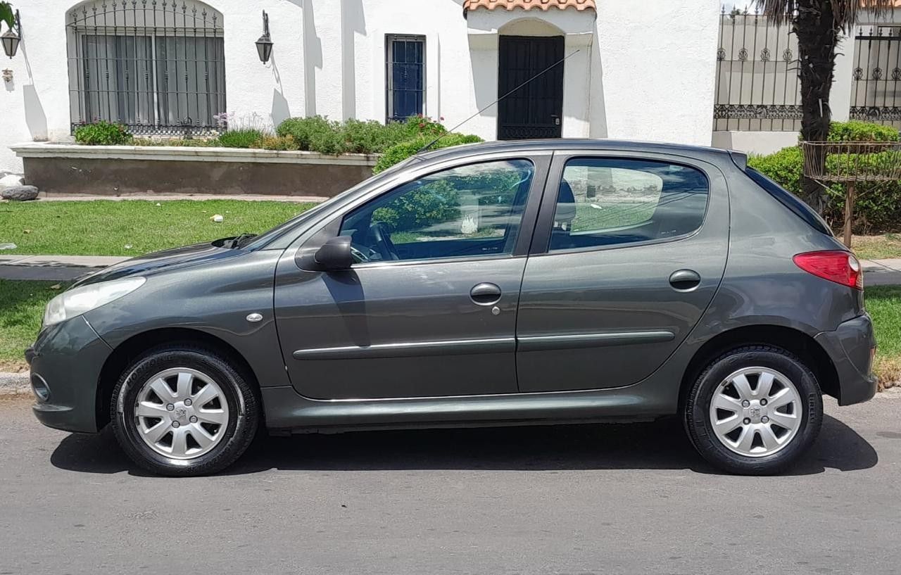 Peugeot 207 Usado en Mendoza, deRuedas