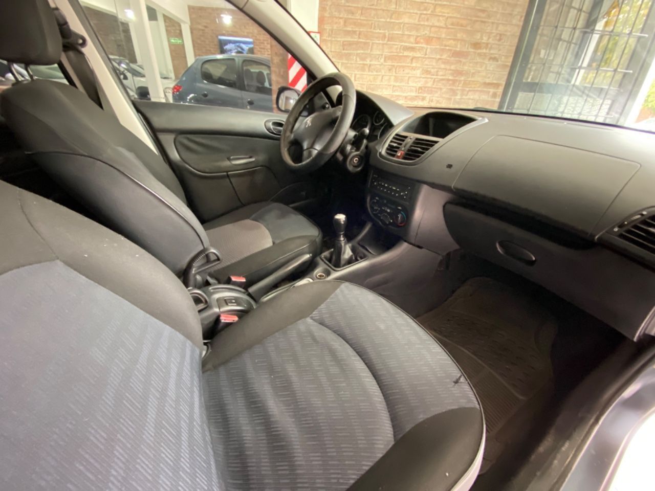 Peugeot 207 Usado Financiado en Mendoza, deRuedas
