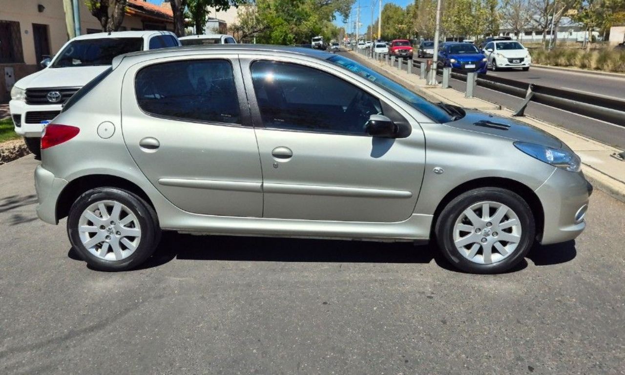 Peugeot 207 Usado Financiado en Mendoza, deRuedas