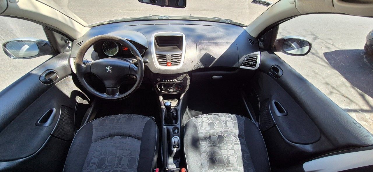 Peugeot 207 Usado Financiado en Mendoza, deRuedas