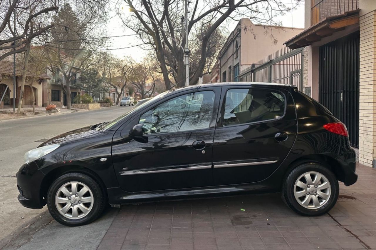 Peugeot 207 Usado en Mendoza, deRuedas