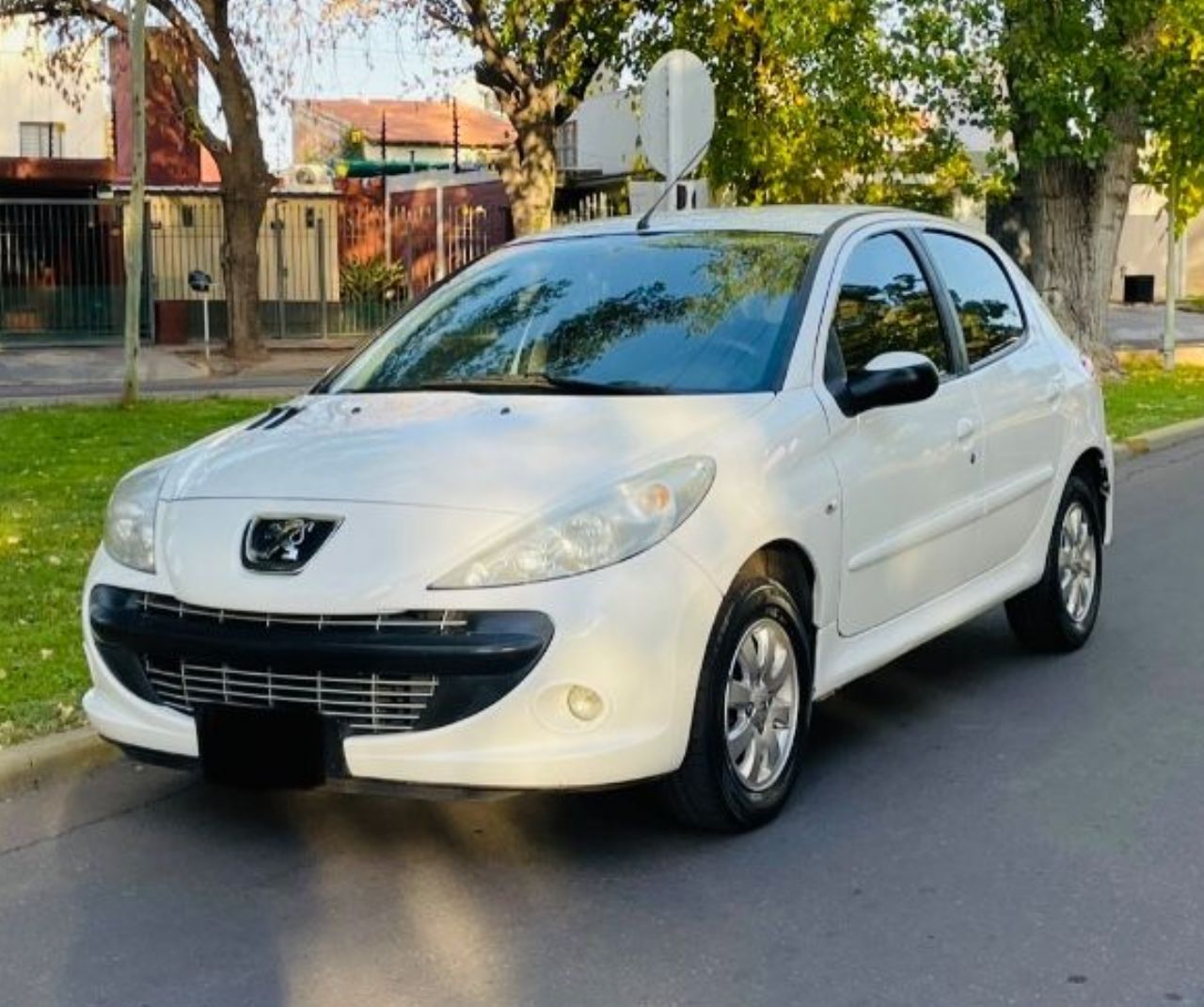 Peugeot 207 Usado Financiado en Mendoza, deRuedas