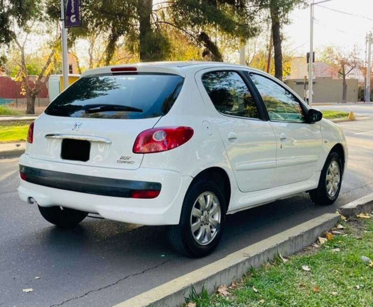 Peugeot 207 Usado Financiado en Mendoza, deRuedas
