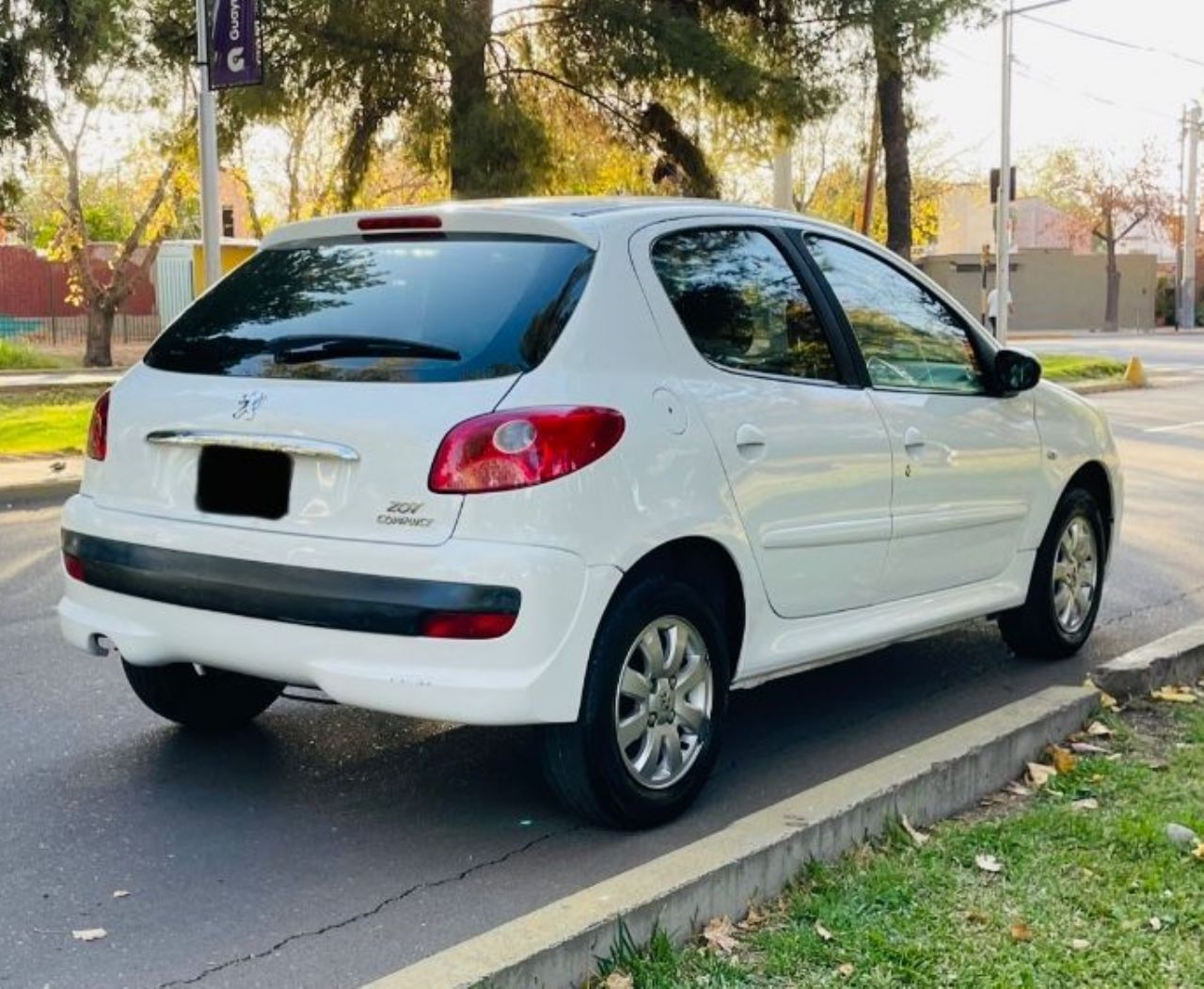 Peugeot 207 Usado Financiado en Mendoza, deRuedas