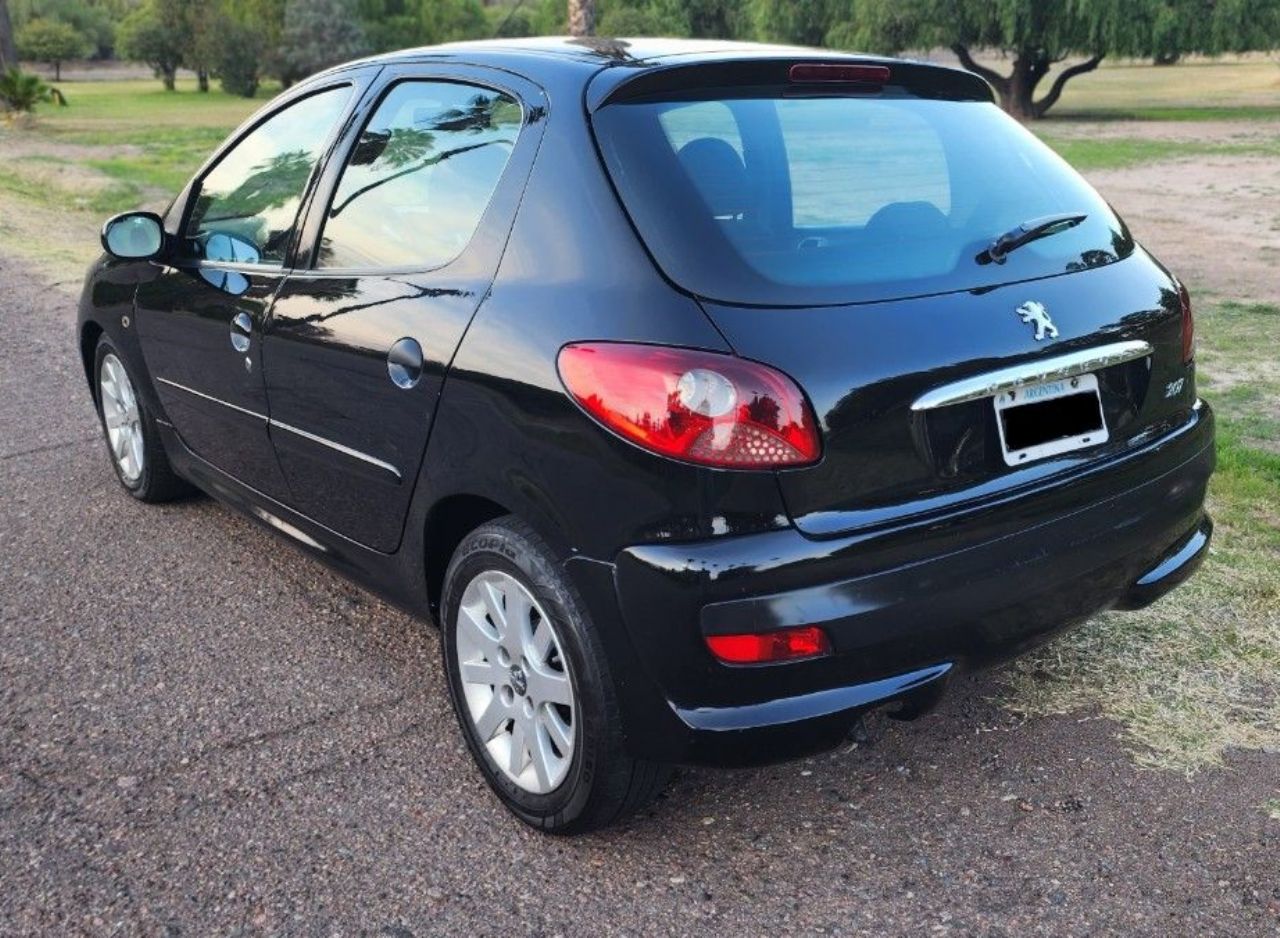 Peugeot 207 Usado Financiado en Mendoza, deRuedas