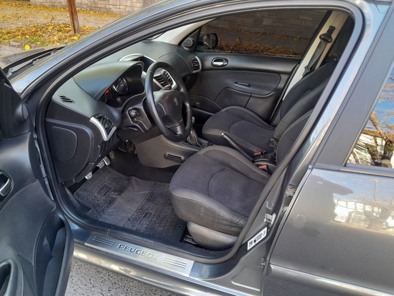 Peugeot 207 Usado Financiado en Mendoza, deRuedas