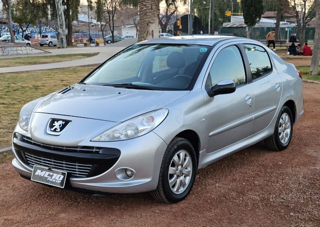 Peugeot 207 Usado Financiado en Mendoza, deRuedas