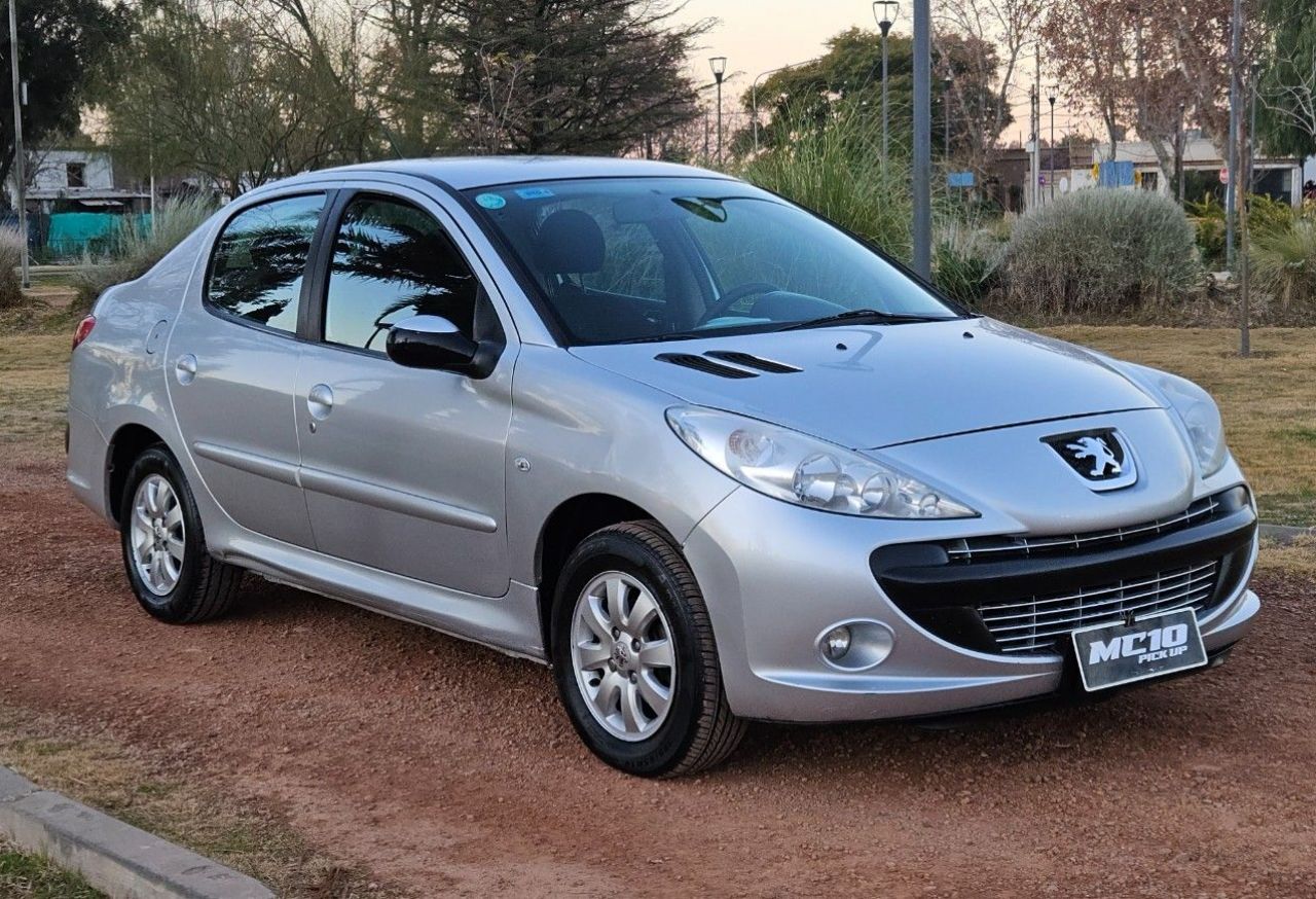 Peugeot 207 Usado Financiado en Mendoza, deRuedas