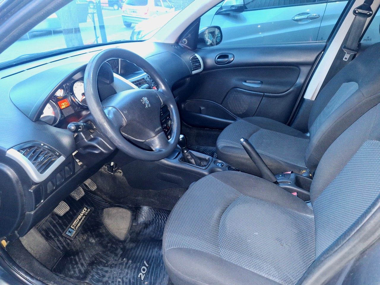 Peugeot 207 Usado Financiado en Mendoza, deRuedas
