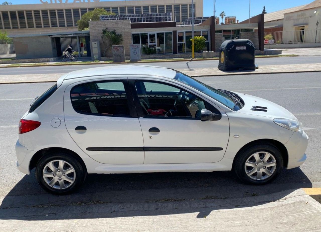 Peugeot 207 Usado Financiado en San Juan, deRuedas