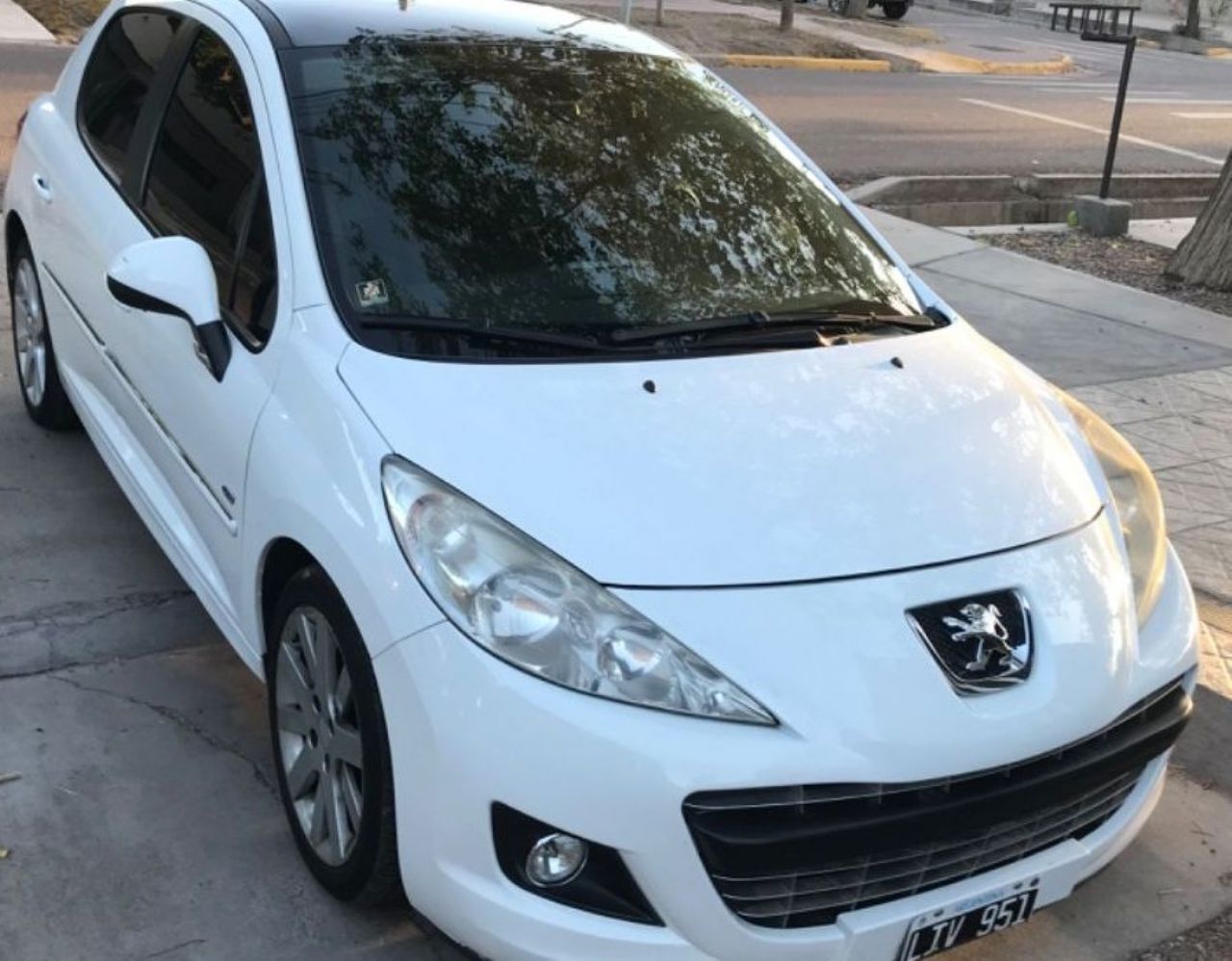 Peugeot 207 Usado en Mendoza, deRuedas