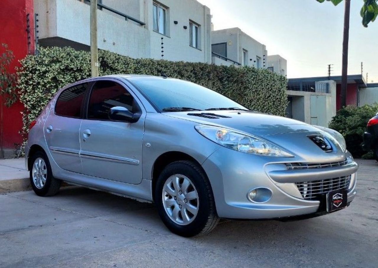 Peugeot 207 Usado Financiado en Mendoza, deRuedas