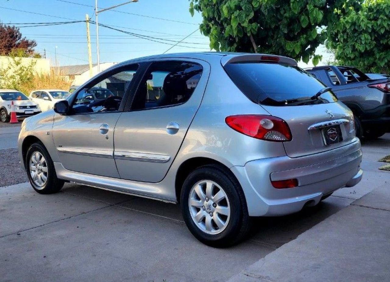 Peugeot 207 Usado Financiado en Mendoza, deRuedas