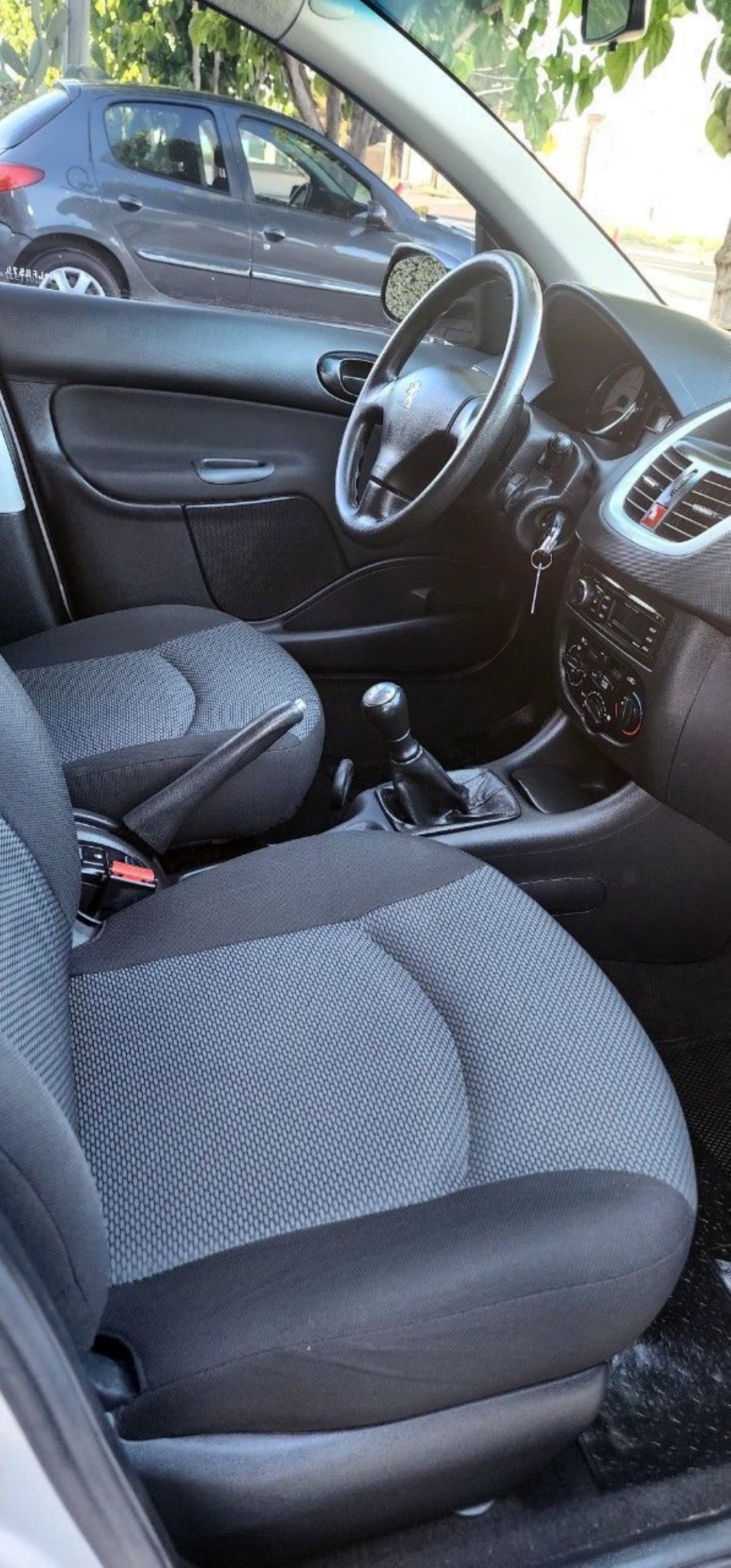 Peugeot 207 Usado Financiado en Mendoza, deRuedas
