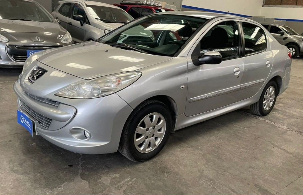Peugeot 207 Usado Financiado en Mendoza, deRuedas