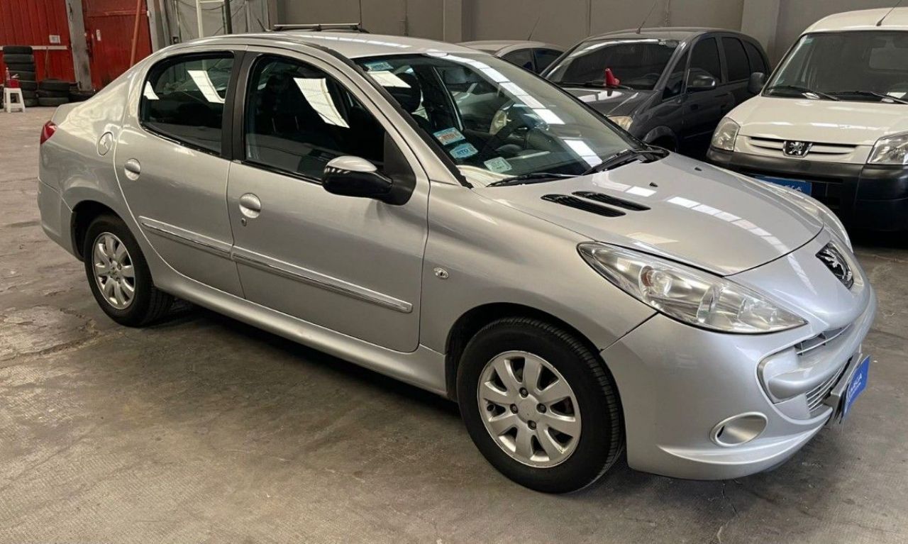 Peugeot 207 Usado Financiado en Mendoza, deRuedas