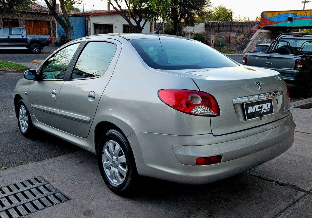 Peugeot 207 Usado Financiado en Mendoza, deRuedas