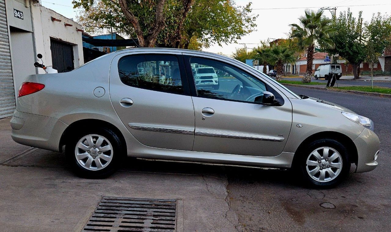 Peugeot 207 Usado Financiado en Mendoza, deRuedas