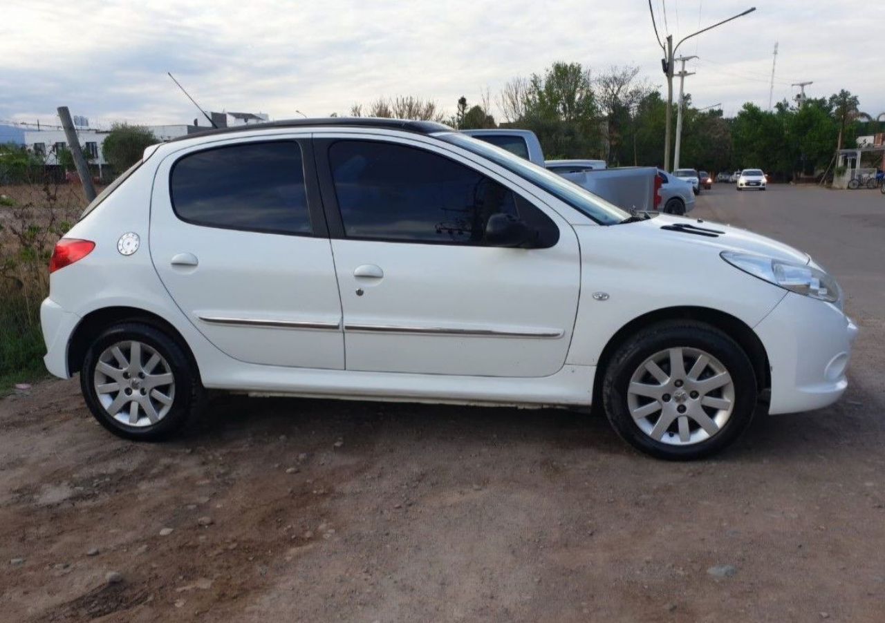 Peugeot 207 Usado en Mendoza, deRuedas