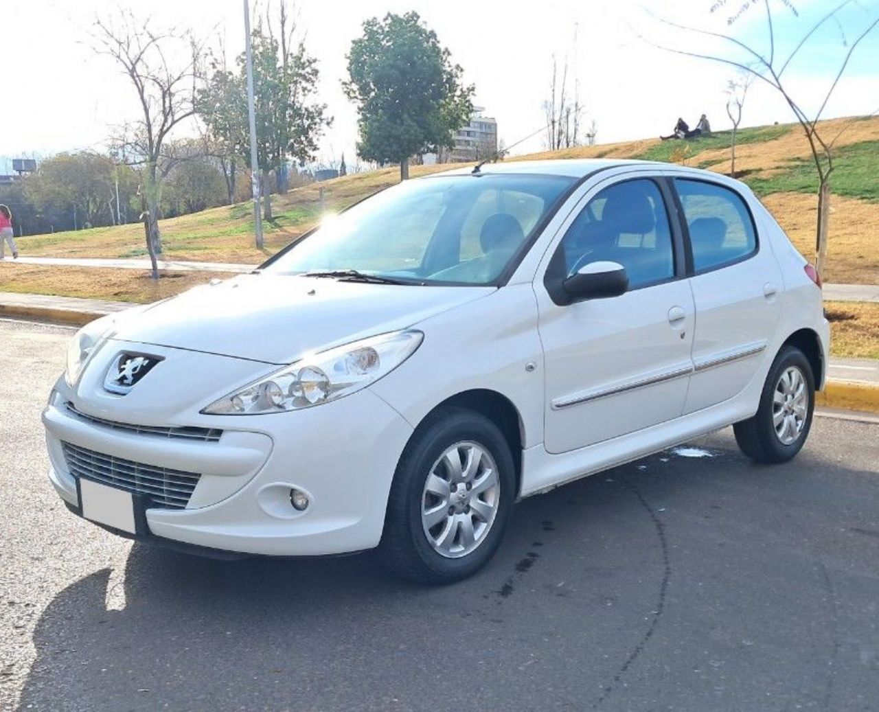 Peugeot 207 Usado Financiado en Mendoza, deRuedas