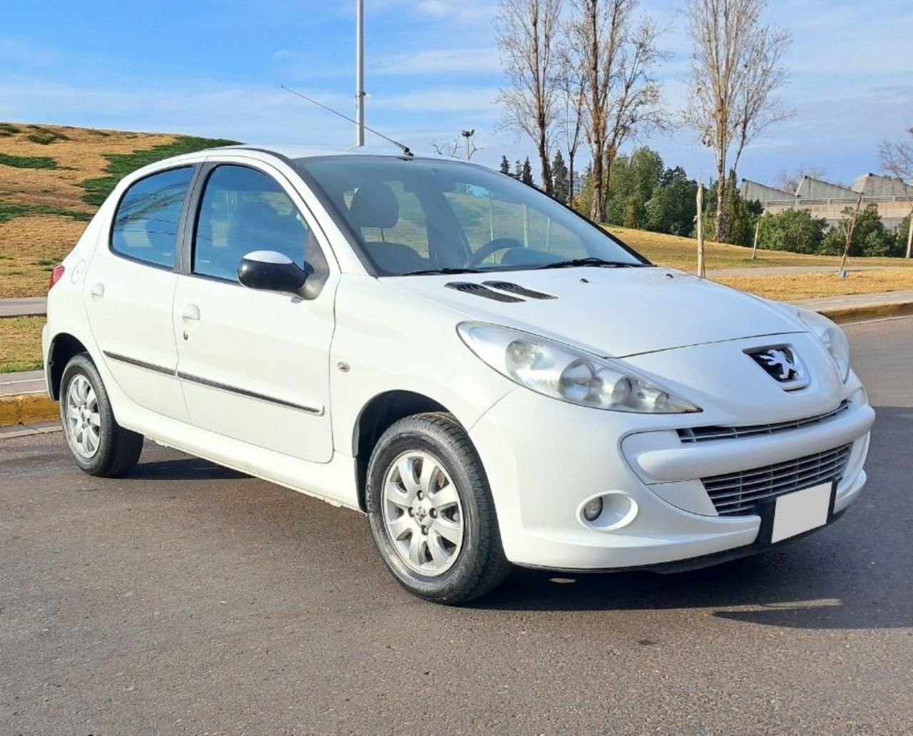 Peugeot 207 Usado Financiado en Mendoza, deRuedas