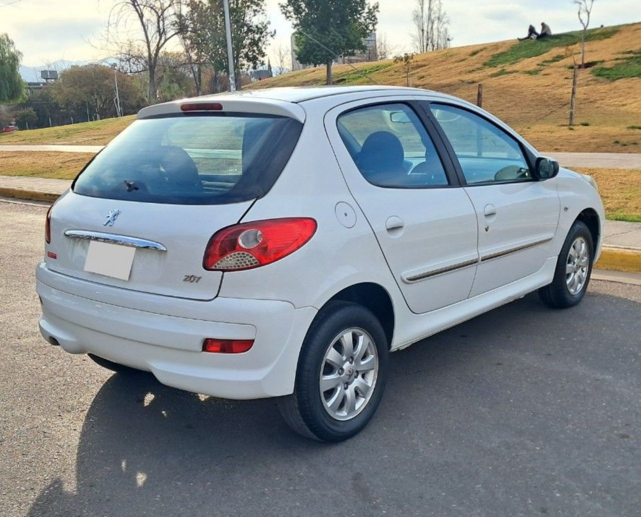 Peugeot 207 Usado Financiado en Mendoza, deRuedas