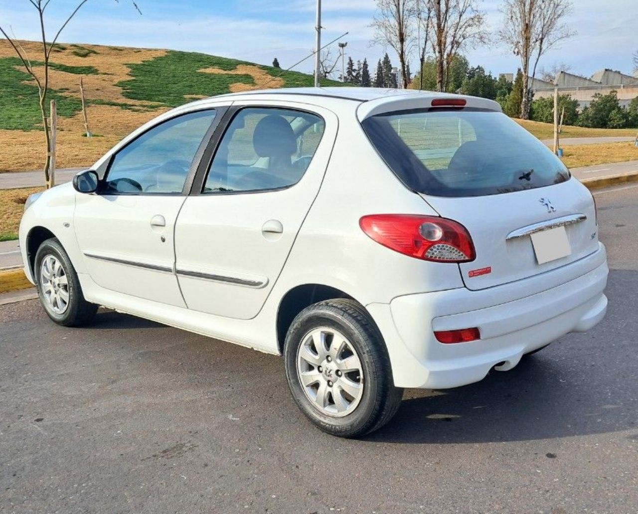 Peugeot 207 Usado Financiado en Mendoza, deRuedas