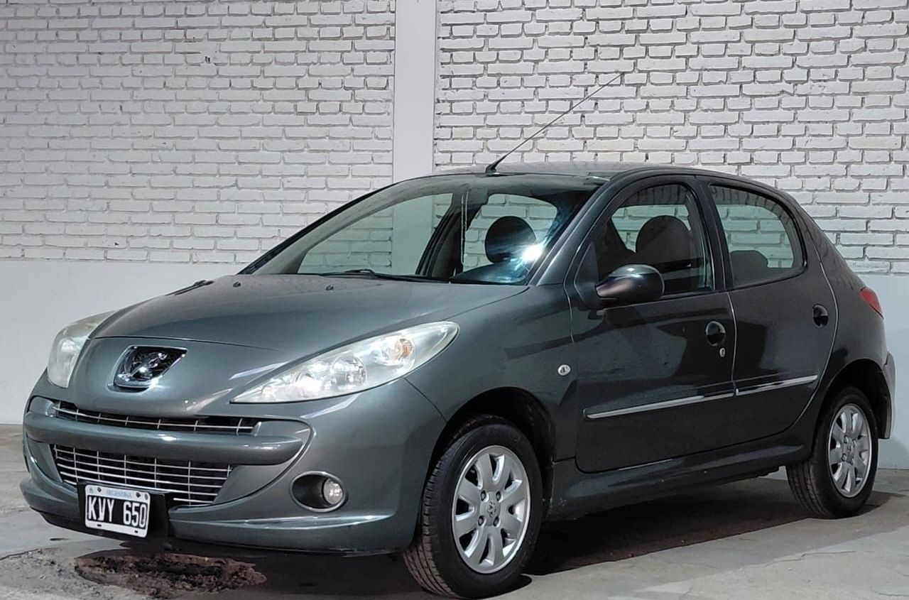Peugeot 207 Usado Financiado en Mendoza, deRuedas