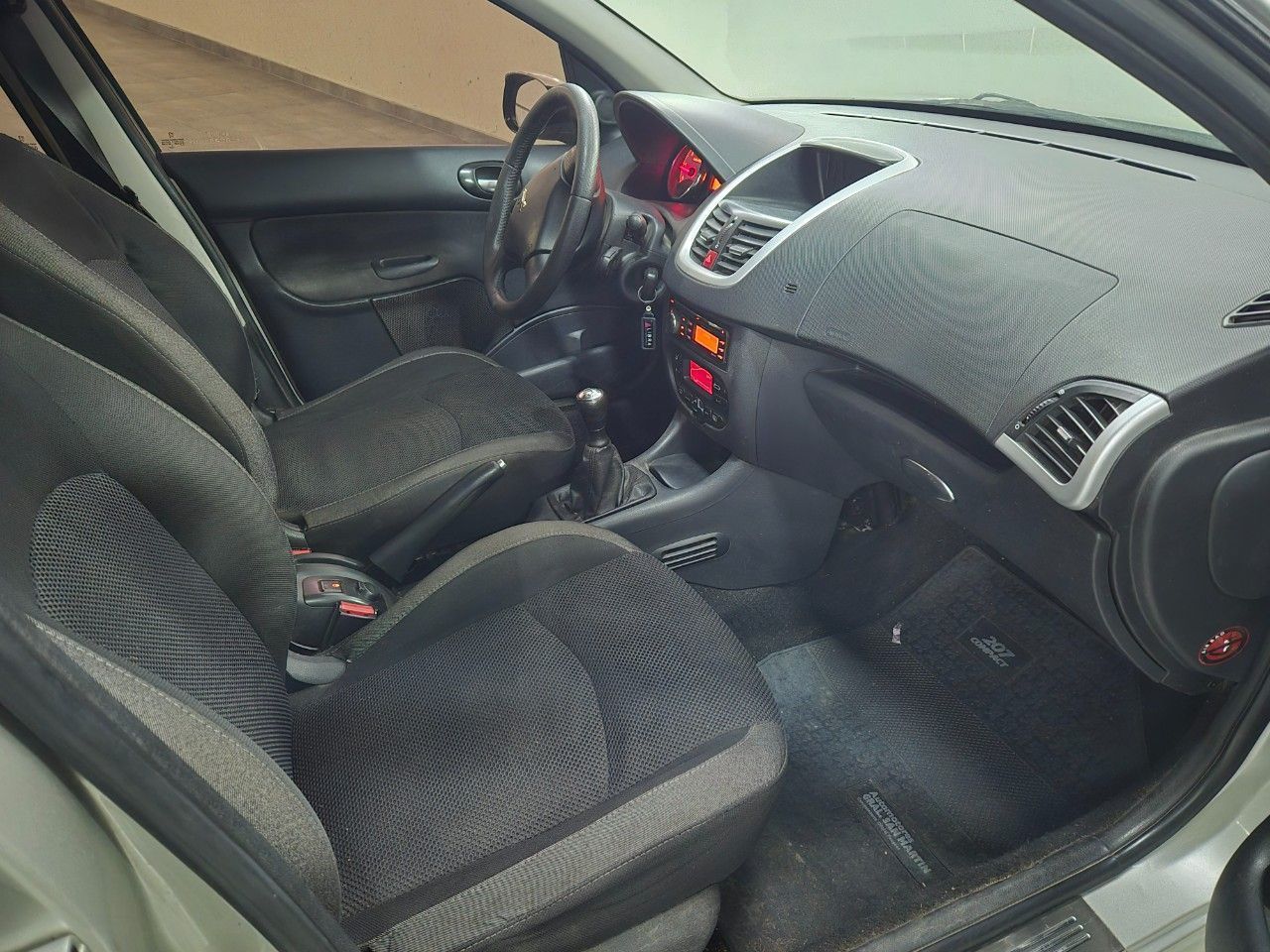 Peugeot 207 Usado Financiado en Mendoza, deRuedas